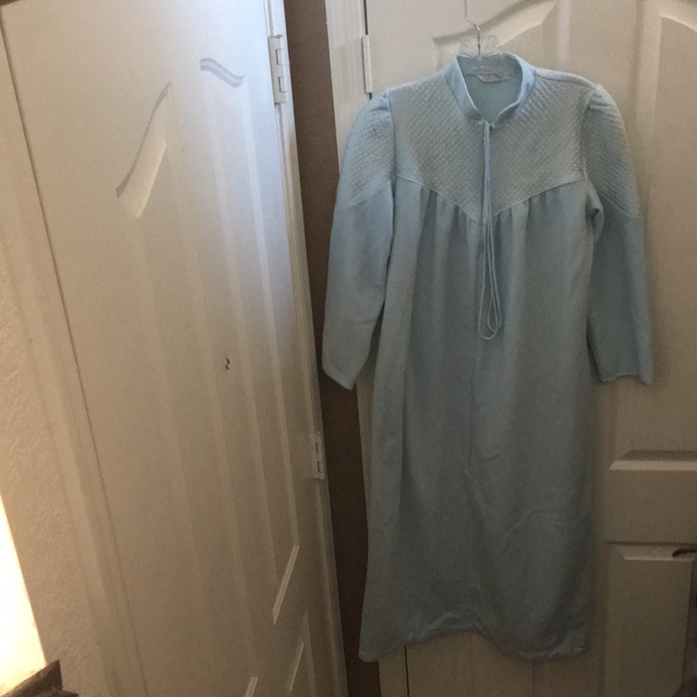 FINAL MARKDOWN Sears vintage robe medium
